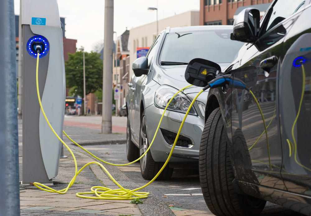 What Electric Vehicles Can Learn From the Solar Market
