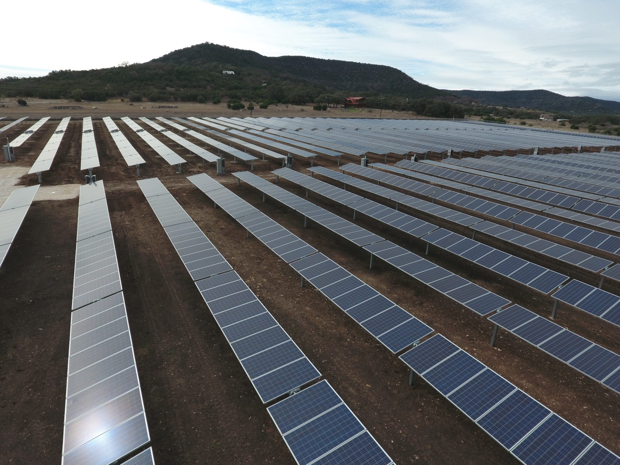 The Importance of Distribution-Scale Solar for Grid Resilience