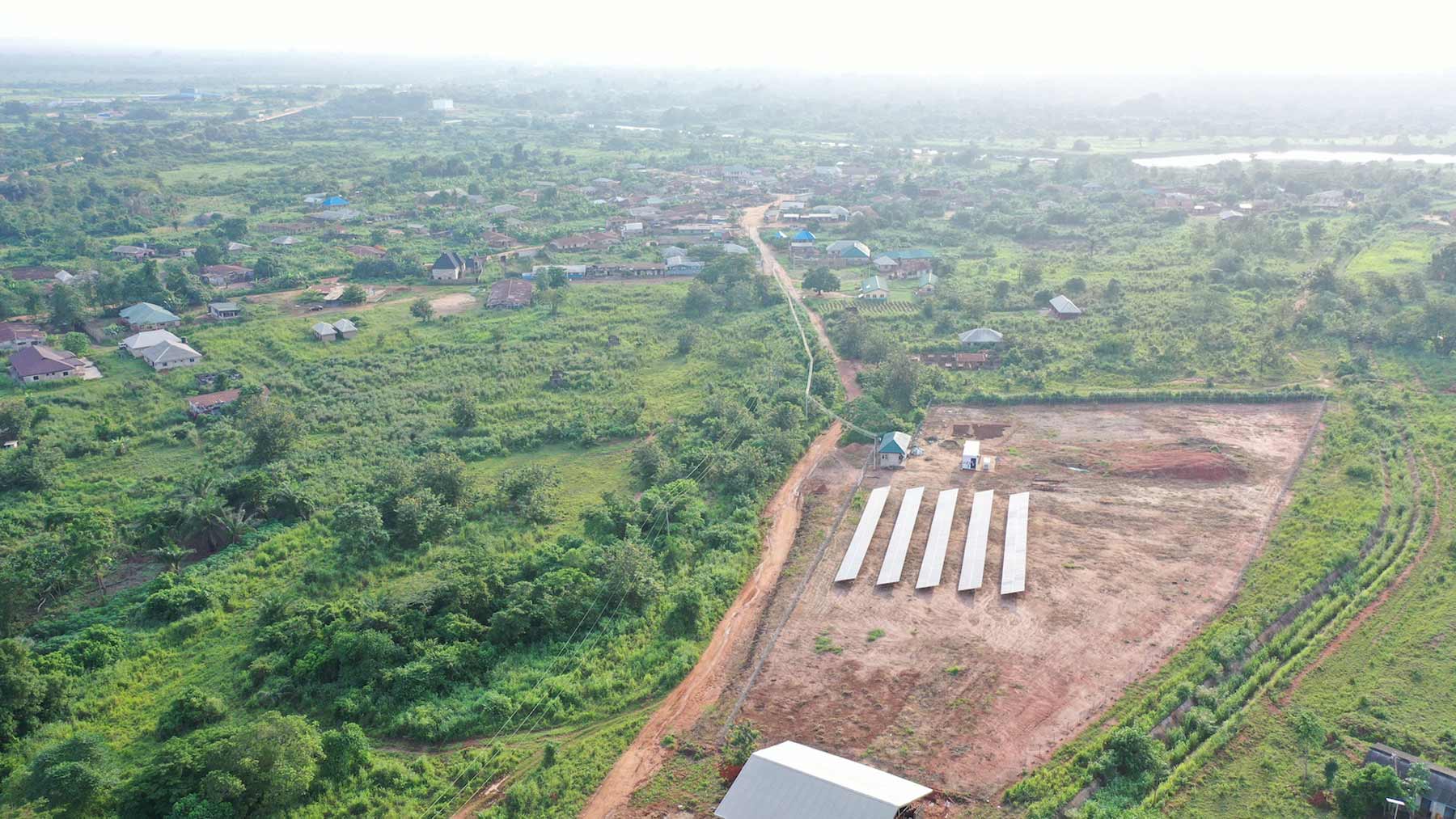 Boosting Community Resilience by Building Nigeria’s First Solar- and Battery-Powered Undergrid Minigrid