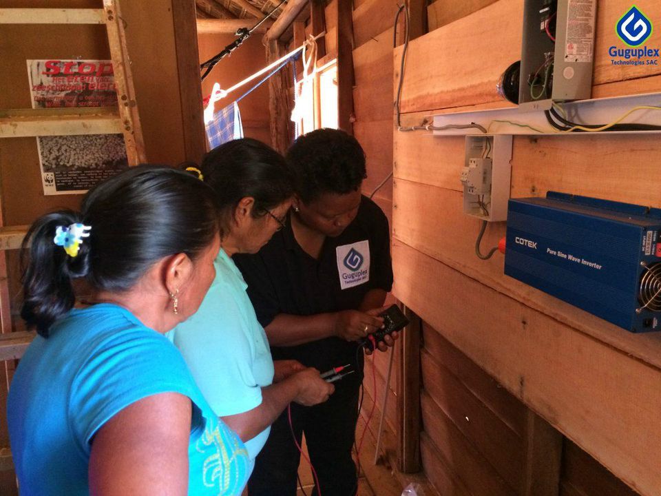 Hannah Olmberg-Soesman working with indigenous women in suriname