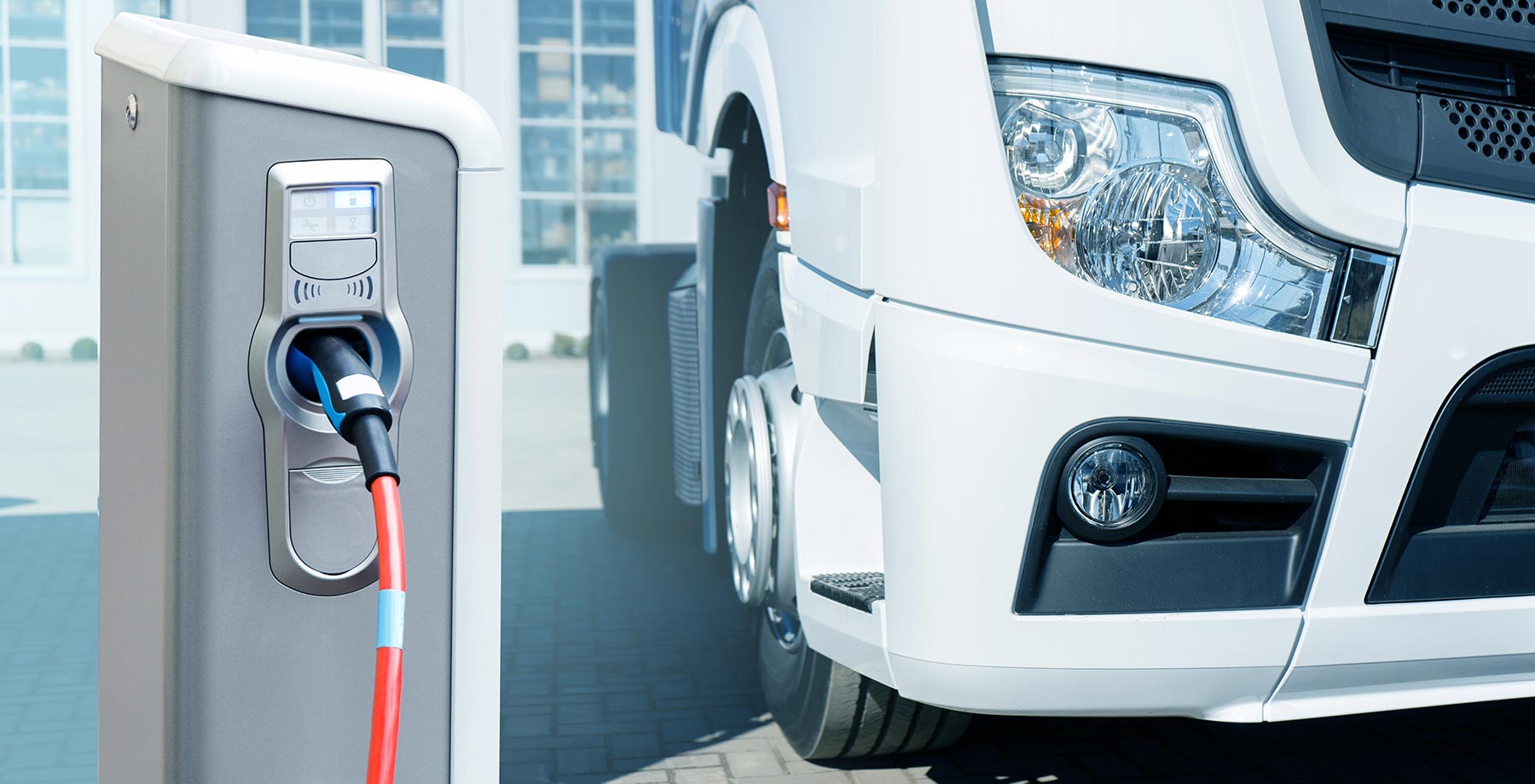 RMI Analysis: With Smart Policy, Truck Electrification Is Within Reach