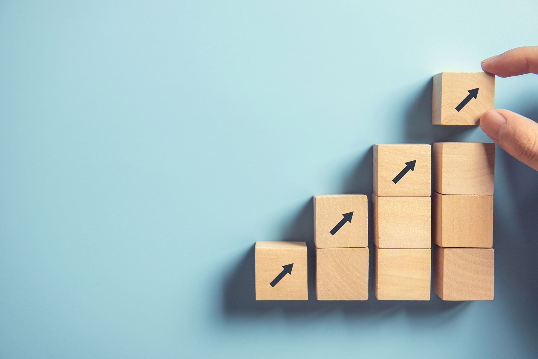 Exploring Three Business Models for Industrial Heat Pump Manufacturers