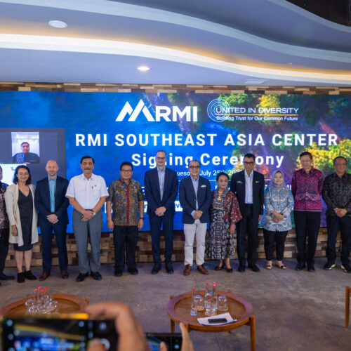 RMI's SE Asia team at signing ceremony