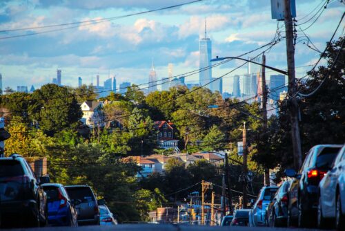 neighborhood view of Manhattan skyline
